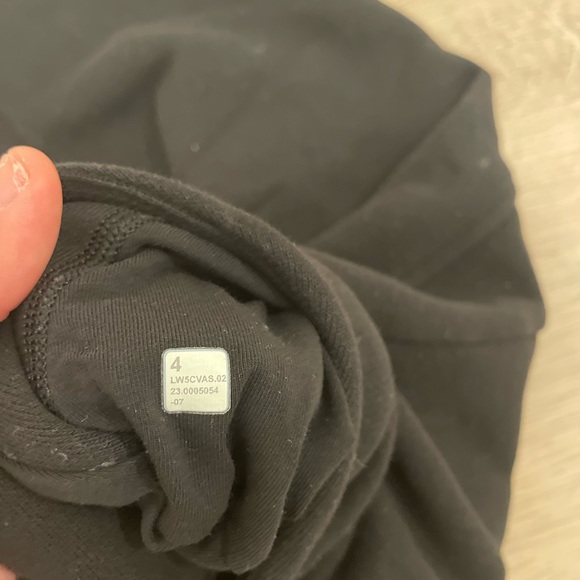 Lululemon Scuba Relaxed High-Rise Jogger in Black - Picture 4 of 7